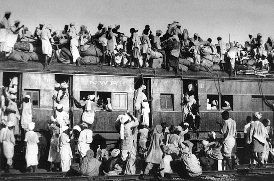 C32-WC-refugee_train_still 썸네일